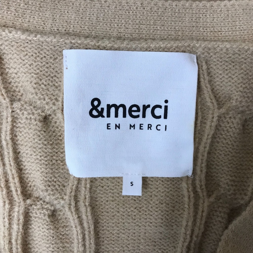 & MERCI - WOMEN'S SMALL - TAN W/FLOWERS LONG SLEEVE CABLIE KNIT V NECK CARDIGAN - Picture 7 of 8